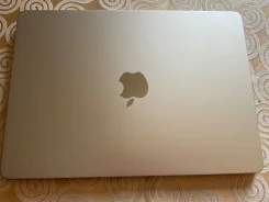 Apple MacBook Air 13. 13", 256,0����, ��� 16 ��, ���� 256���, WiFi, Bluetooth, ����������� �� 18��. ����