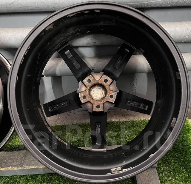 Vossen CV3-R. 9.0x20", 5x112, ET38,  73,1. 