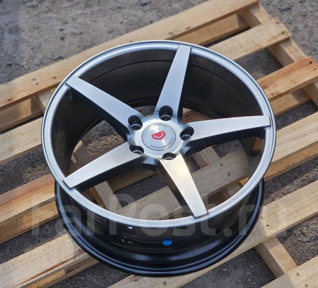 Vossen CV3-R. 7.5x17", 5x114.3, ET33,  73,1. 