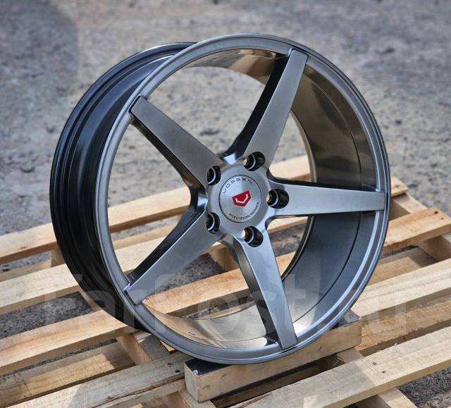 Vossen CV3-R. 7.5x17", 5x114.3, ET33,  73,1. 