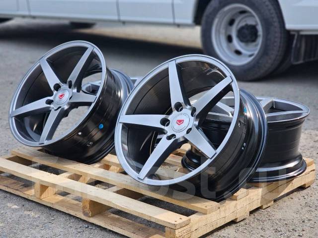 Vossen CV3-R. 7.5x17", 5x114.3, ET33,  73,1. 