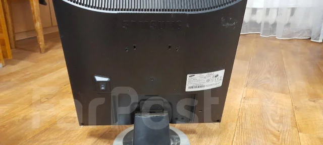 Samsung. 17", ���������� �� (LCD, LED, QLED) ����