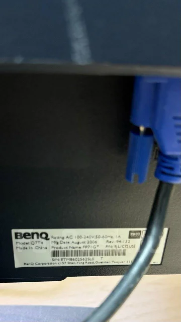 BenQ. 17", ���������� �� (LCD, LED, QLED) ����