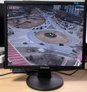 Samsung. 19", ���������� �� (LCD, LED, QLED) ����