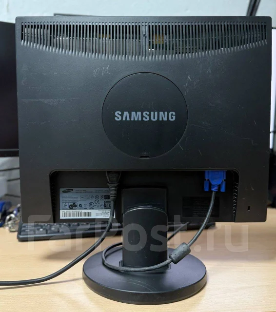 Samsung. 19", ���������� �� (LCD, LED, QLED) ����