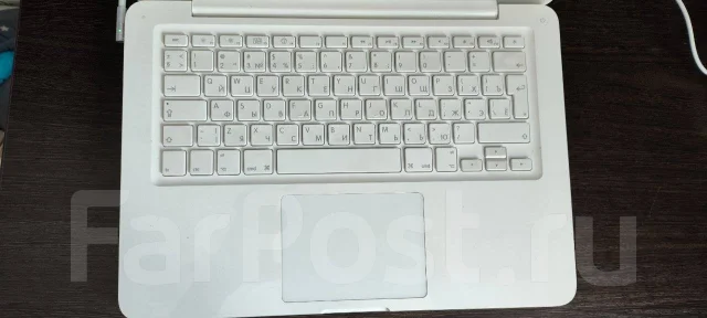 Apple MacBook 13. 13", 2,4����, ��� 4 ��, ���� 376���, WiFi: 1, Bluetooth: 1, ����������� �� 4��. ����