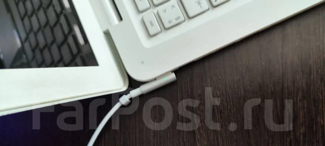 Apple MacBook 13. 13", 2,4����, ��� 4 ��, ���� 376���, WiFi: 1, Bluetooth: 1, ����������� �� 4��. ����