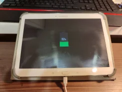 Samsung Galaxy Tab 4 ����