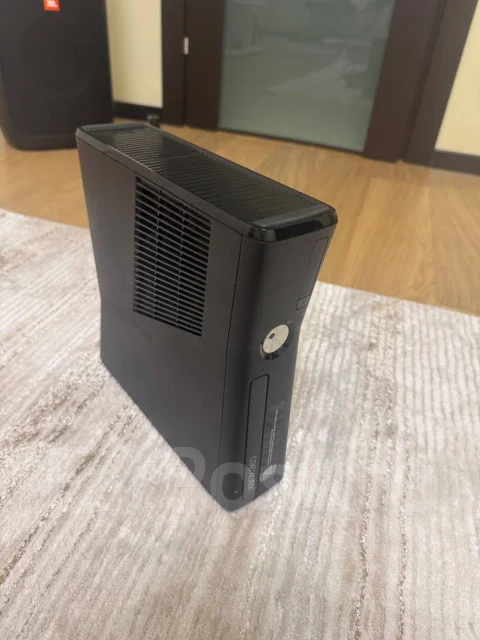 Microsoft Xbox 360 Slim ����