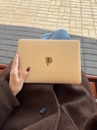 Apple MacBook. ��� 256 �� � ������, WiFi: 1, Bluetooth: 1 ����