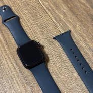Apple Watch SE. GPS, NFC, IP67, IP68 ����
