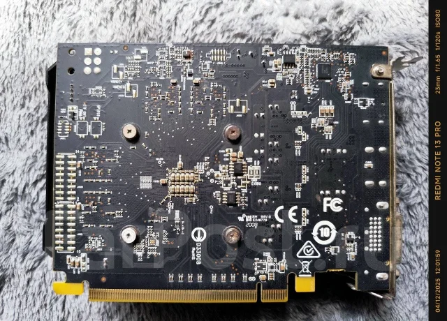 Radeon RX 560 ����