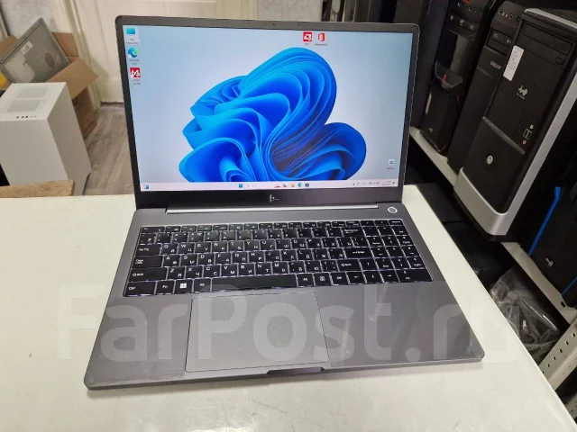 F+ Flaptop. 15.6", 4����, ��� 8 ��, ���� 256���, WiFi: 1, Bluetooth: 1, ����������� �� 5��. ����
