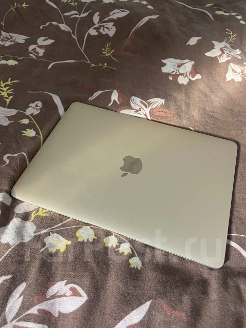Apple MacBook 12 2016 Early. 12", 1,1����, ��� 8 ��, ���� 256���, WiFi: 1, Bluetooth: 1, ����������� �� 6��. ����