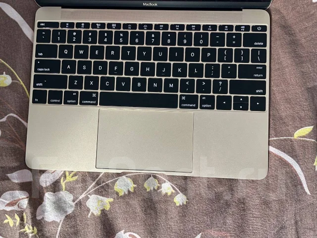 Apple MacBook 12 2016 Early. 12", 1,1����, ��� 8 ��, ���� 256���, WiFi: 1, Bluetooth: 1, ����������� �� 6��. ����