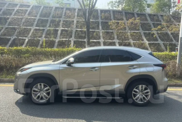 Lexus NX200t ����