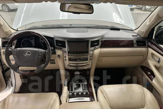Lexus LX570 ����