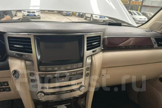 Lexus LX570 ����