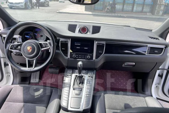 Porsche Macan ����