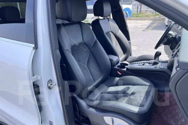 Porsche Macan ����