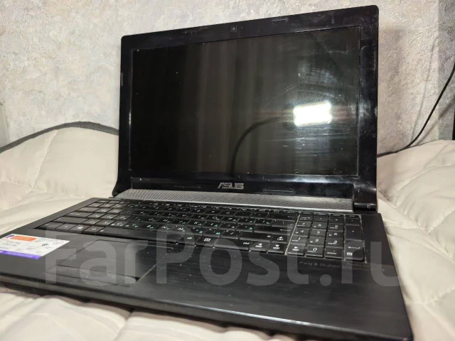 Asus. 15.6", 2,4����, ��� 8 ��, ���� 500���, WiFi: 1, Bluetooth: 1, ����������� �� 1��. ����