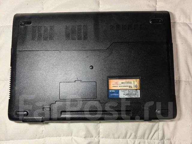 Asus. 15.6", 2,4����, ��� 8 ��, ���� 500���, WiFi: 1, Bluetooth: 1, ����������� �� 1��. ����