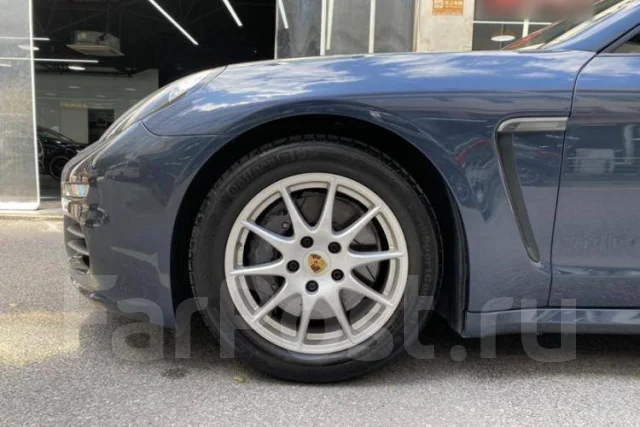 Porsche Panamera ����