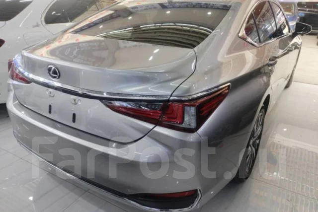 Lexus ES200 ����
