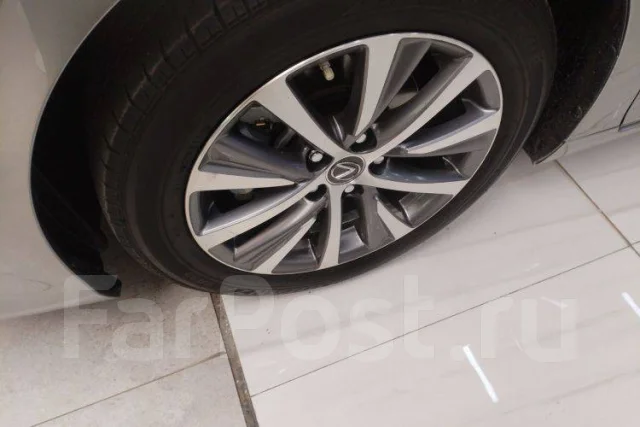 Lexus ES200 ����