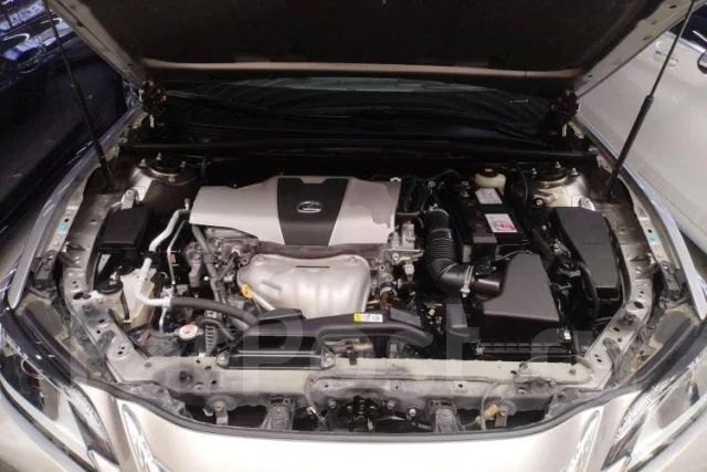Lexus ES200 ����