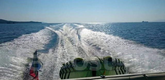 Searay. 2004 ���, ����� 7,32��., ��������� ������������, 225��.�., ������ ����
