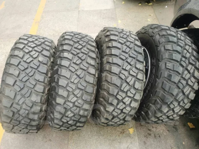 AMD. 10.0x15", 5x139.7, ET-45. ��� ����� �� ������������ ����