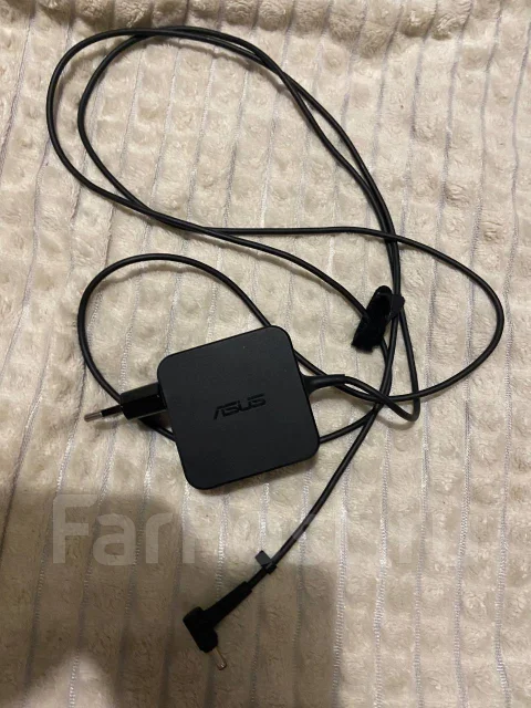 Asus. 15", ��� 8 ��, ���� 256���, WiFi: 1, Bluetooth: 1, ����������� �� 6��. ����