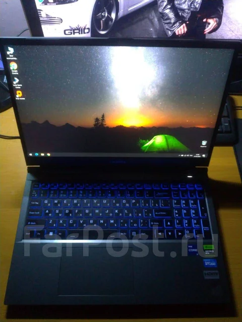 Colorful X15-AT. 15.6", 4,7����, ��� 16 ��, ���� 500���, WiFi: 1, Bluetooth: 1, ����������� �� 3��. ����