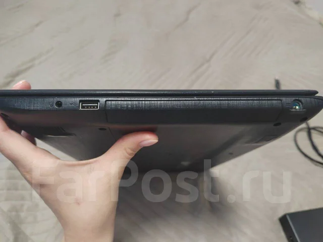 Acer Aspire E5-575G. 15.6", 2,3����, ��� 4 ��, ���� 1���, WiFi: 1, Bluetooth: 1, ����������� �� 6��. ����