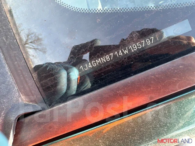 ��������� Jeep Liberty 2001-2007 20430846 56041578AE ����