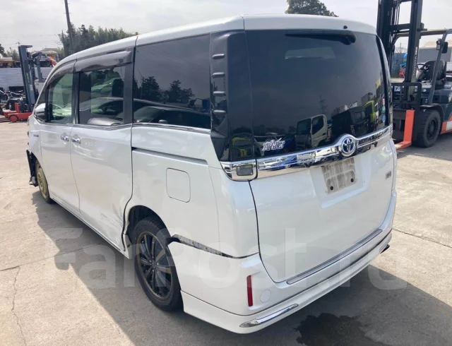 Toyota Voxy. ZWR80, 2ZRFXE ����