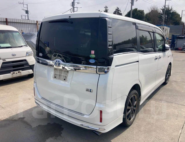 Toyota Voxy. ZWR80, 2ZRFXE ����