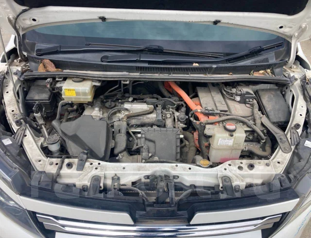 Toyota Voxy. ZWR80, 2ZRFXE ����