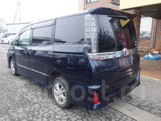 Toyota Voxy. ZRR855, 3ZRFAE ����