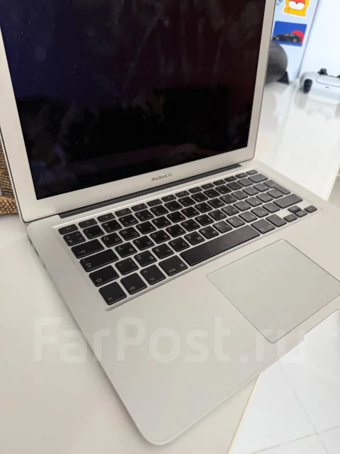 Apple MacBook Air 13 2010 Late. ��� 4 ��, WiFi: 1 ����