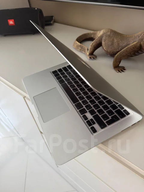 Apple MacBook Air 13 2010 Late. ��� 4 ��, WiFi: 1 ����