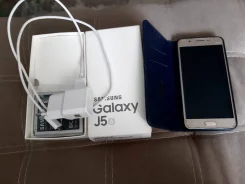 Samsung Galaxy J5. �/�, 16 ��, �������, 3G ����