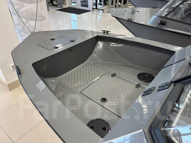Swimmer. ����� 4,4��., ��������� ��� ���������, 30��.�., ������ ����