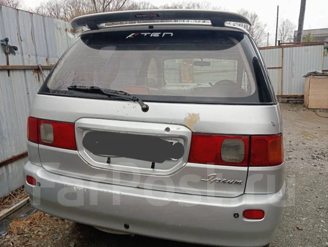 Toyota Ipsum. �������, ��������, 2.0 (135��.�.), ������, 300����. �� ����