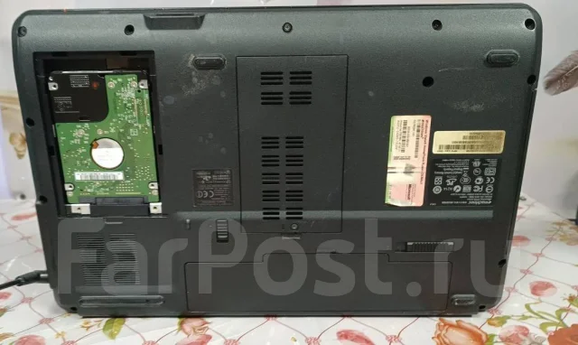 eMachines E725. 15.6", ��� 3072 ��, ���� 300���, WiFi: 1 ����