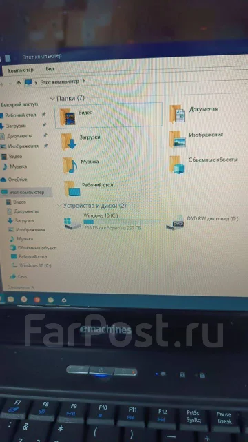 eMachines E725. 15.6", ��� 3072 ��, ���� 300���, WiFi: 1 ����