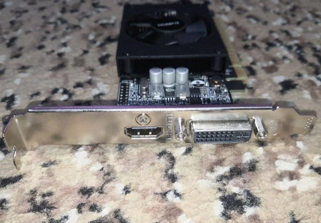 GeForce GT 710 ����