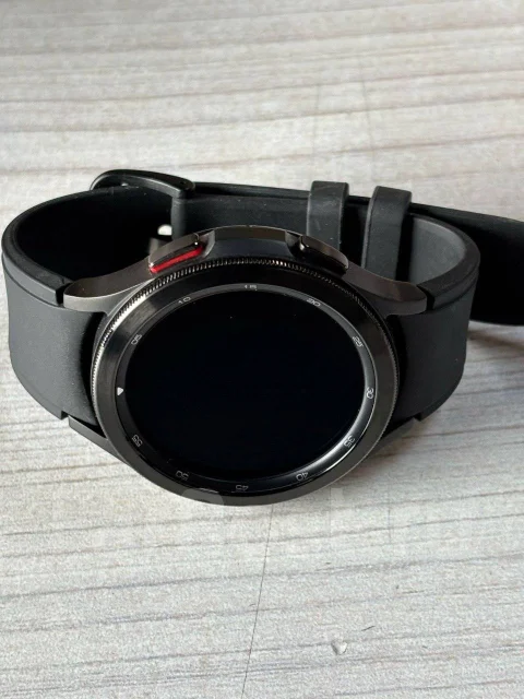 Samsung Galaxy Watch4 ����