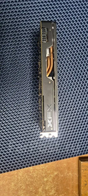 Radeon R9 270X ����